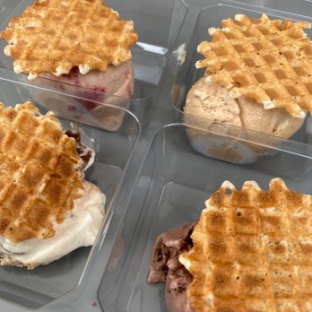 Salt & Straw - Tasting flight - Ice Cream & Frozen Yogurt Near Me - Kirkland, Washington