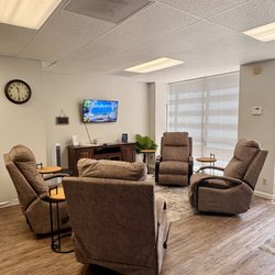 The Hyperbaric Healing Center by Proactive Health Education - waiting area