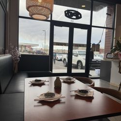 Maru Sushi & Donburi - Interior