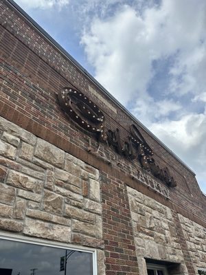 GOLDFINCH TAP + EATERY - Updated January 2025 - 74 Photos & 87 Reviews