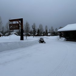 Golden Stone Inn - Out front