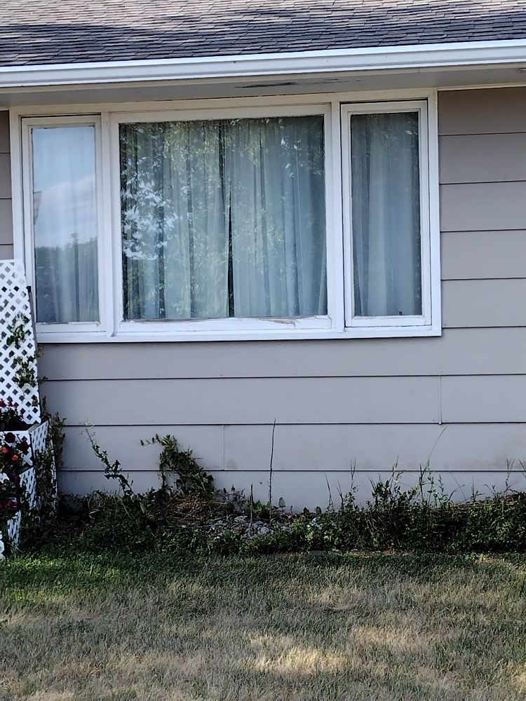 Slide of Trav's Handyman Service