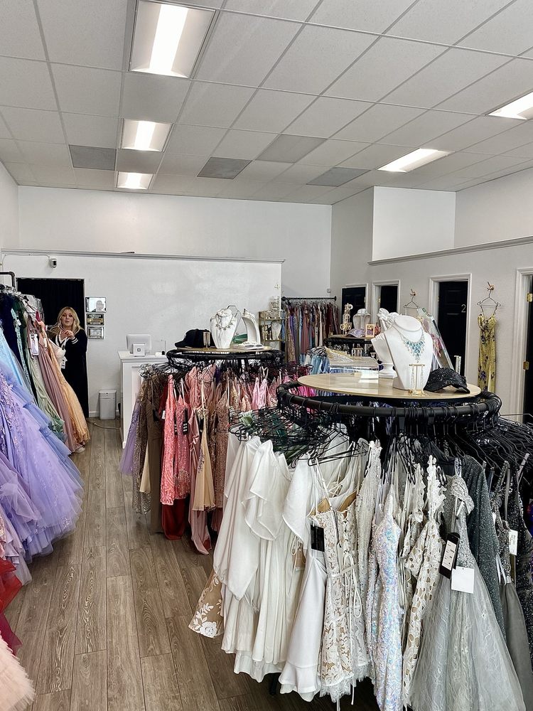 Hey Gorgeous Formal Wear Logo