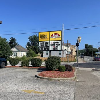 Tudor's Biscuit World - Tudor's Biscuit World - American Near Me - Charleston, West Virginia