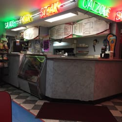 Lui's Liquor & Subs