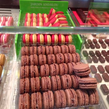 Pierre Hermé - Yum - Chocolatiers & Shops Near Me - Paris, 75