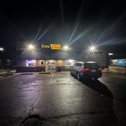 El Royal Party Store