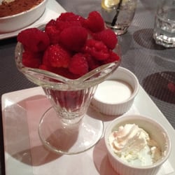 caffe milano - Berries and cream dessert