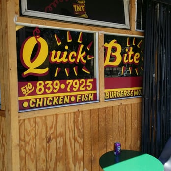 Quick Bite - a table and chairs outside a restaurant - Fast Food Near Me - Oakland, California