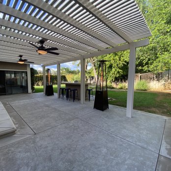 California Custom Landscape - patio with outdoor dining area - Landscaping Near Me - Chino, California