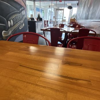 Drippin Chicken - Dining room - Chicken Shop Near Me - Tracy, California