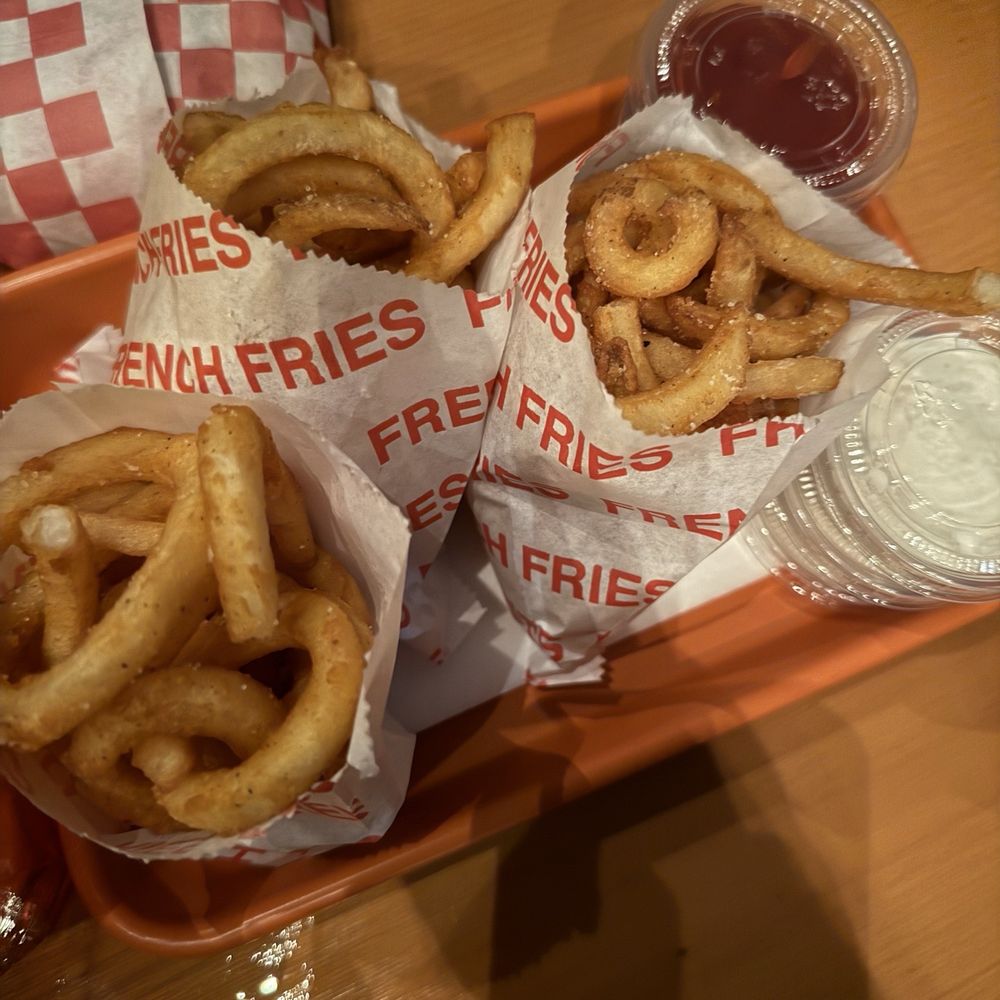 Charmers - Salt & Vinegar fries with ketchup and horseradish sauce - Bars Near Me - Nashville, Tennessee