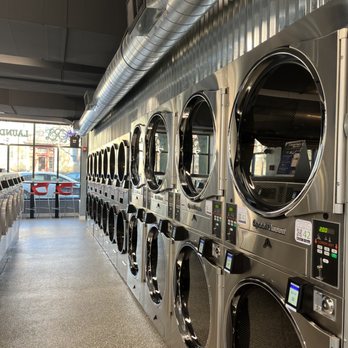Spin Laundry - Laundromat Near Me - Shorewood, Wisconsin Spin Laundry - Laundromat Near Me - Shorewood, Wisconsin