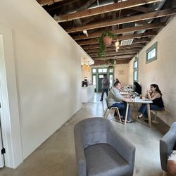 Warbler Coffee - Seating area