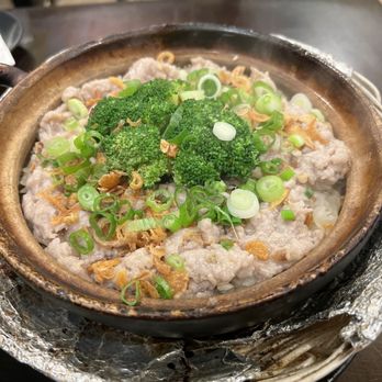 E Noodle - Clay pot rice with salted fish and pork (鹹魚雞粒煲仔飯） - Noodles Near Me - Brooklyn, New York