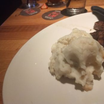 BJ's Restaurant & Brewhouse - Pizza Near Me - Cedar Park, Texas