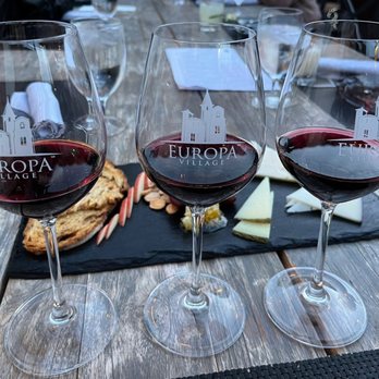 Bolero Restaurante - Signature Wine Flight - 2019 Bodegas Raul Perez Ultreia St. Jacques, 2018 Dominio de Pingus Psi & a 2006 Bodegas Alto Moncayo Garnacha! - Tapas/Small Plates Near Me - Temecula, California