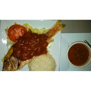 Sonido del Mar - Whole grilled snapper with tomato onion sauce - Seafood Near Me - Isabela, Puerto Rico