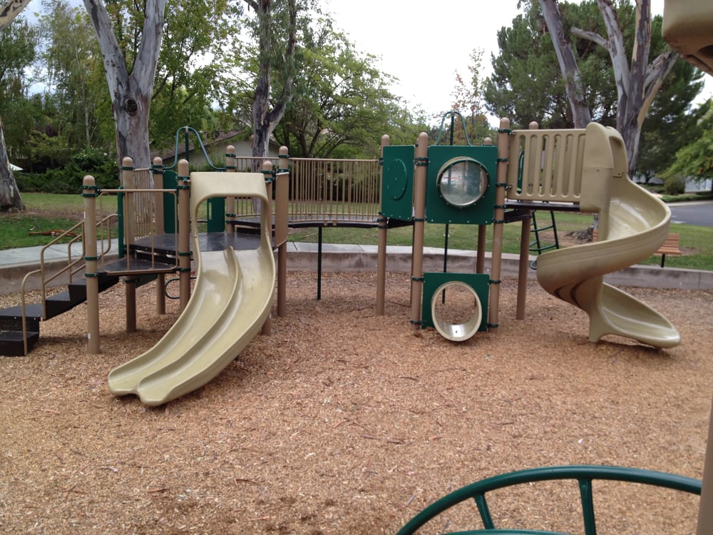 Ravenswood Park Logo