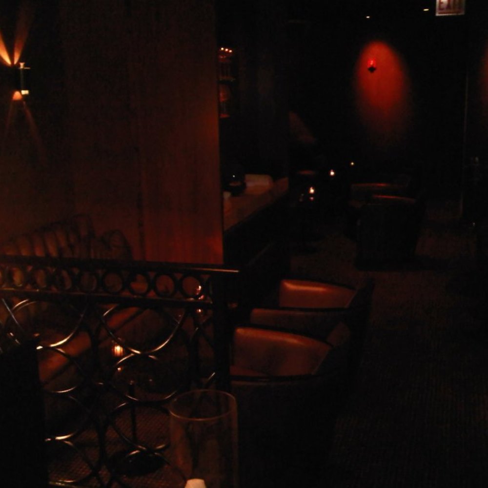 Bernard's - Seating clusters - Cocktail Bars Near Me - Chicago, Illinois