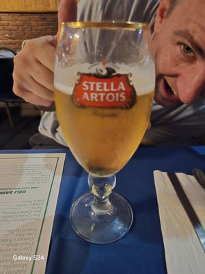 Dee Dee's Tavern by null