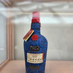 Maker's Mark Distillery - Blue roses