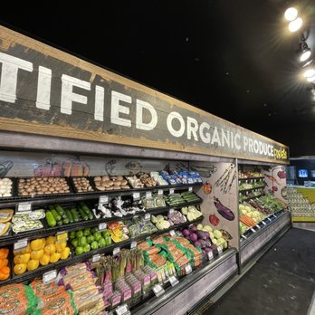 Organic Garage - a display of organic produce - Organic Stores Near Me - Vaughan, Ontario Organic Garage - a display of organic produce - Organic Stores Near Me - Vaughan, Ontario