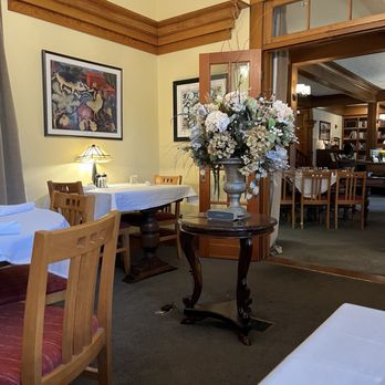 McCloud Hotel - Hotels Near Me - McCloud, California