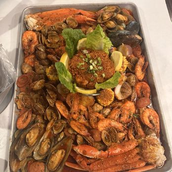 Crab Avenue - Snow crab leg, mussels, clams, shrimp, sausage, corn, Jambalaya - Seafood Near Me - Glendale, California Crab Avenue - Snow crab leg, mussels, clams, shrimp, sausage, corn, Jambalaya - Seafood Near Me - Glendale, California