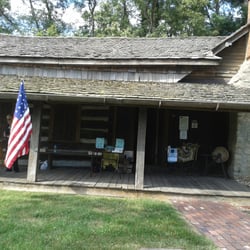 Bacon Log Cabin - Exterior shot