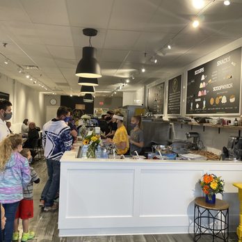 The Golden Scoop - Busy opening! (Third day open!) - Ice Cream & Frozen Yogurt Near Me - Overland Park, Kansas