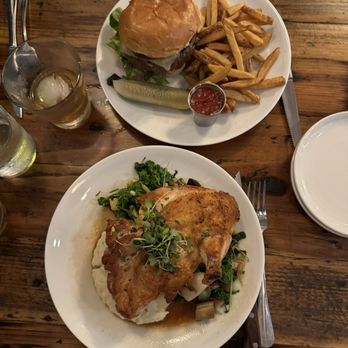 KITCHEN TABLE - Updated July 2025 - 73 Photos & 34 Reviews - 392 Cabot ...