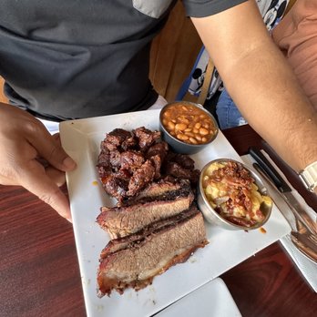 Pig N Pig - Brisket, burnt ends, Baked Mac n cheese baked beans - Barbeque Near Me - Fullerton, California