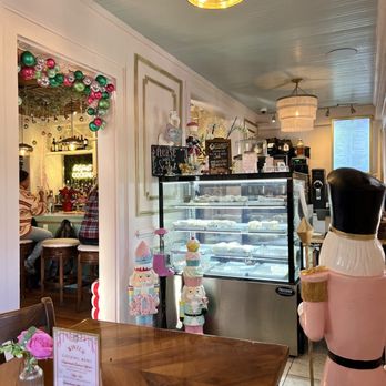 Cameo Cakery and Cafe - Inside - Bakeries Near Me - Richmond, Virginia