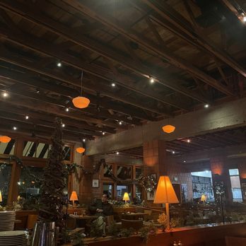 Il Fornaio - inside - Italian Near Me - Burlingame, California Il Fornaio - inside - Italian Near Me - Burlingame, California