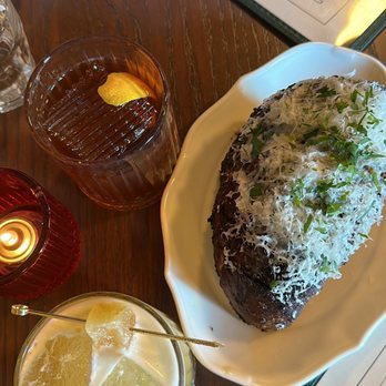 Donna's - Garlic bread and cognac drink (the drink is INCREDIBLE) - Italian Near Me - Los Angeles, California