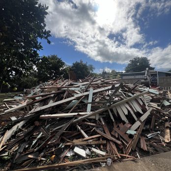 Menehune Hauling - House demolition debris - Junk Removal & Hauling Near Me Menehune Hauling - House demolition debris - Junk Removal & Hauling Near Me
