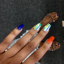 V-SKY Nails