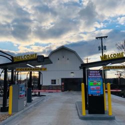 Moo Moo Express Car Wash - Newark