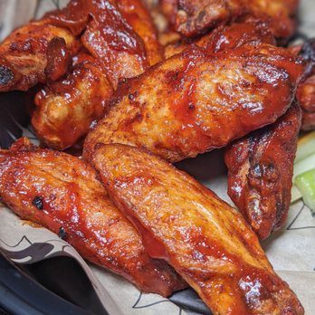 Simplay - Spicy bbq wings - Golf Near Me - Hauppauge, New York