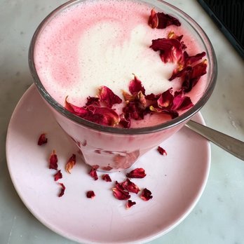 Peggy Porschen Cakes - Rose latte - Patisserie/Cake Shop Near Me - London, XGL Peggy Porschen Cakes - Rose latte - Patisserie/Cake Shop Near Me - London, XGL