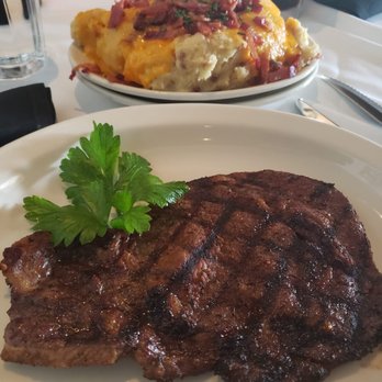Harry & Izzy's - Sirloin steak - Steakhouses Near Me - Indianapolis, Indiana Harry & Izzy's - Sirloin steak - Steakhouses Near Me - Indianapolis, Indiana