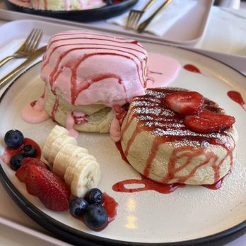 Hanabusa Café - Strawberry pancake - Desserts Near Me - Sunnyvale, California Hanabusa Café - Strawberry pancake - Desserts Near Me - Sunnyvale, California