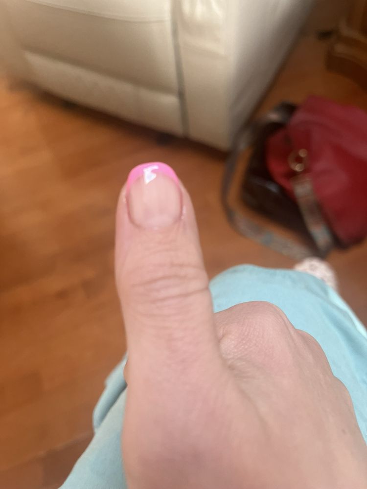 Sleek Nails and Spa Logo