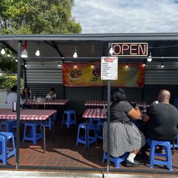 Tacos El Dragon - Dining Area