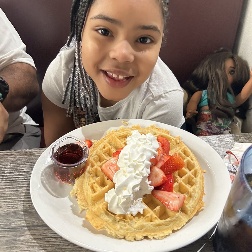 Biscuits Cafe - Belgium Waffle A la carte - OOOH with fresh strawberries - Breakfast & Brunch Near Me - Peoria, Arizona Biscuits Cafe - Belgium Waffle A la carte - OOOH with fresh strawberries - Breakfast & Brunch Near Me - Peoria, Arizona