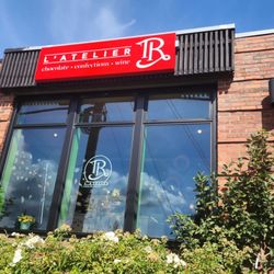 L'Atelier TR - Didn't realize they moved to downtown Winslow, exterior view (9/13/23)