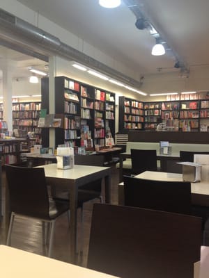 Llibreria la Central by null