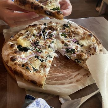 The Obstinate Daughter - Sausage pizza - Pizza Near Me - Sullivan's Island, South Carolina
