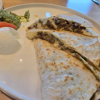 Casa Flores - Huge carne asada quesadillas for appetizers or meal. - Mexican Near Me - Sacramento, California Casa Flores - Huge carne asada quesadillas for appetizers or meal. - Mexican Near Me - Sacramento, California